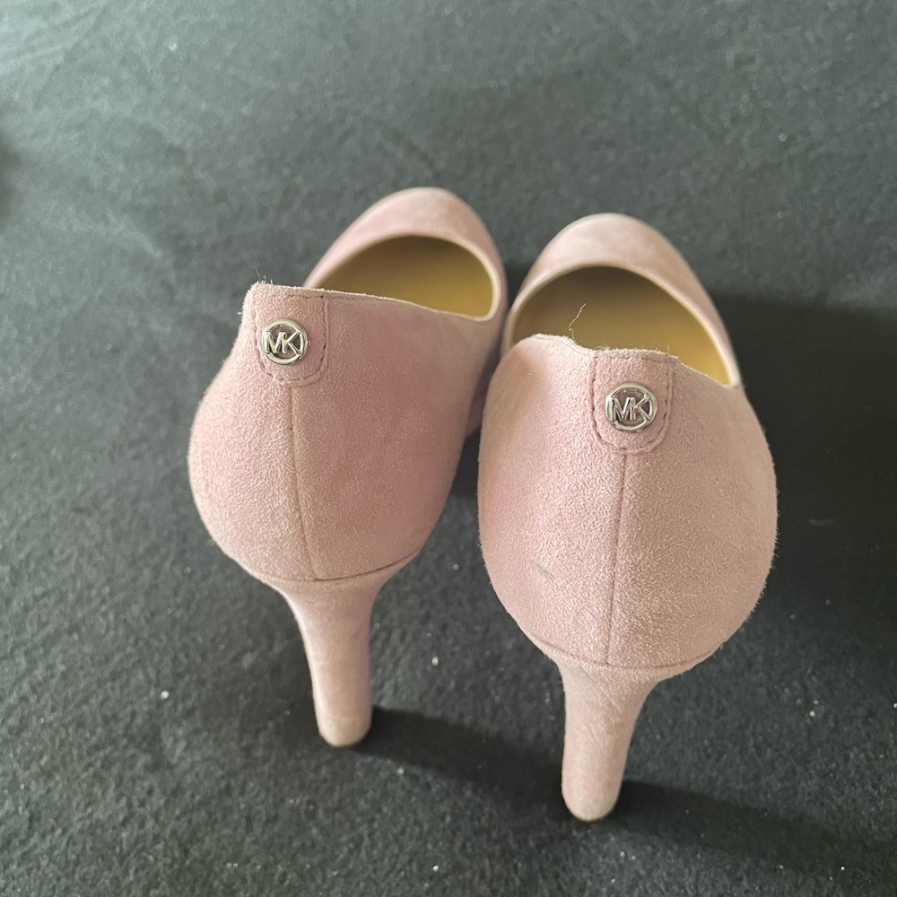 Gorgeous Michael Kors 9.5 heels. Only worn once!!